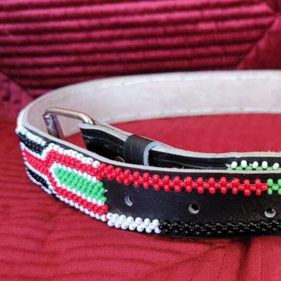 Hand beaded leather belt. - Picture 3 of 5